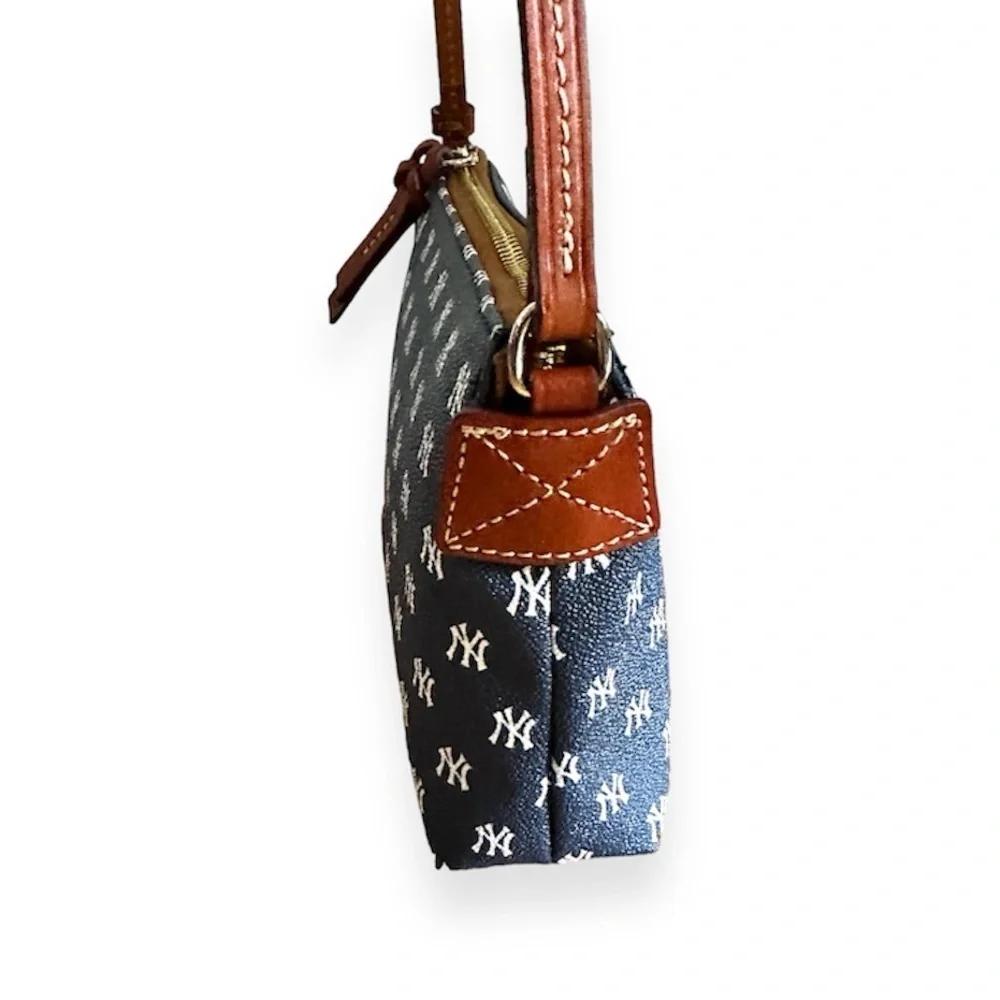 DOONEY & BOURKE MLB YANKEES CROSSBODY BAG COLLAB